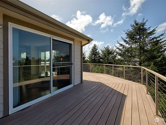 3rd image of 261 Ocean Shores Blvd SW