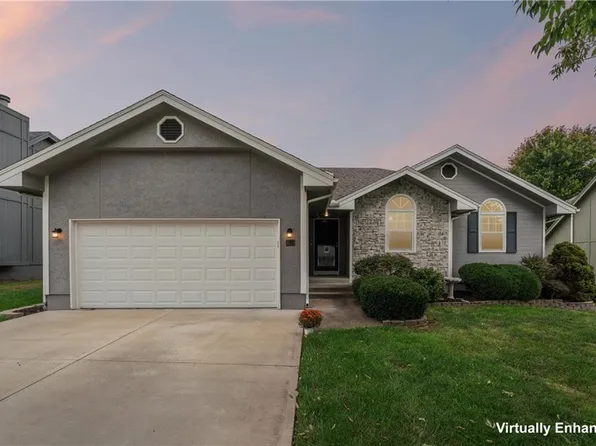 809 NE Aaron Dr, Lees Summit, MO 64086