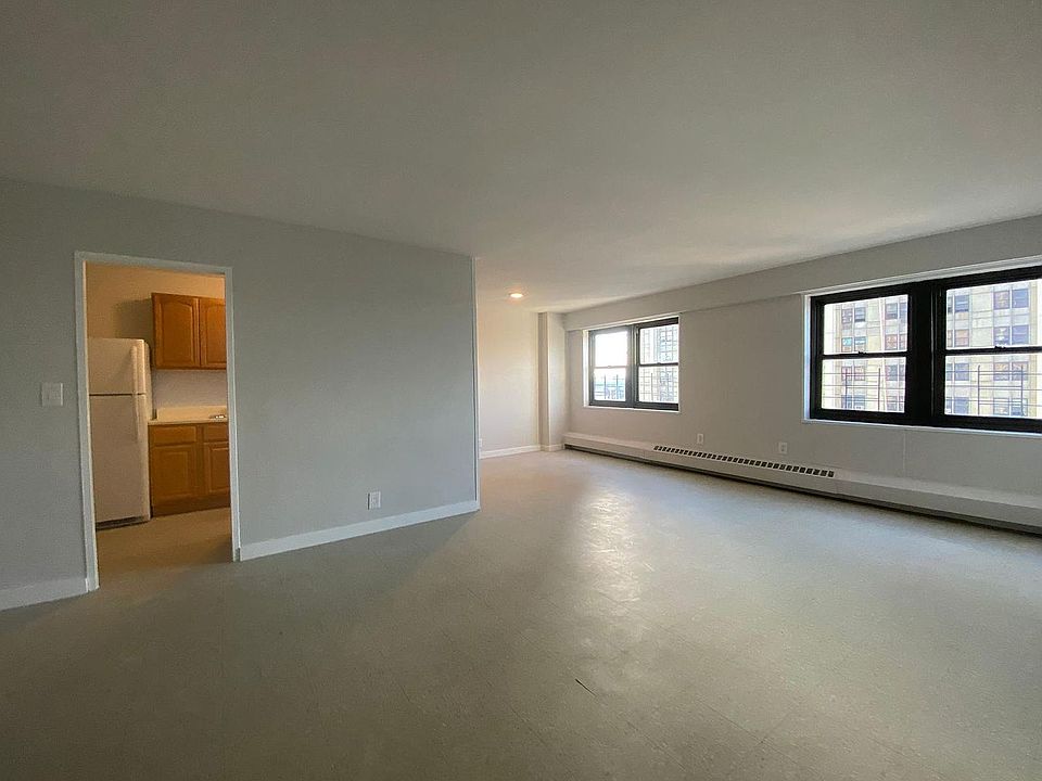 1st image of 111 Wadsworth Ave #27N