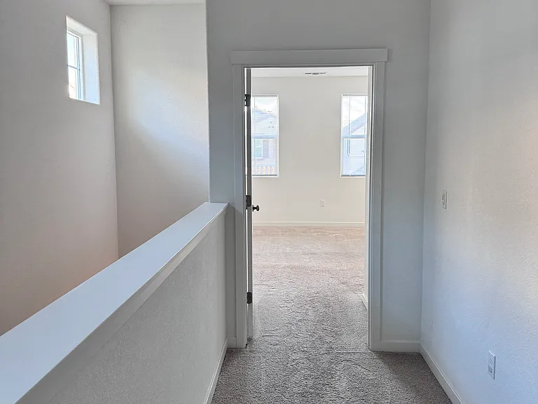 122 E McClintock Ln — Photo 19