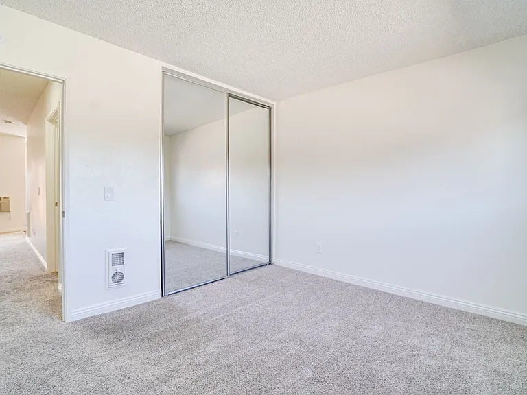 River Trail Apartments — Photo 18