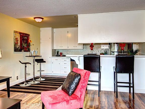 3rd image of 1458 Hudson St APT 303