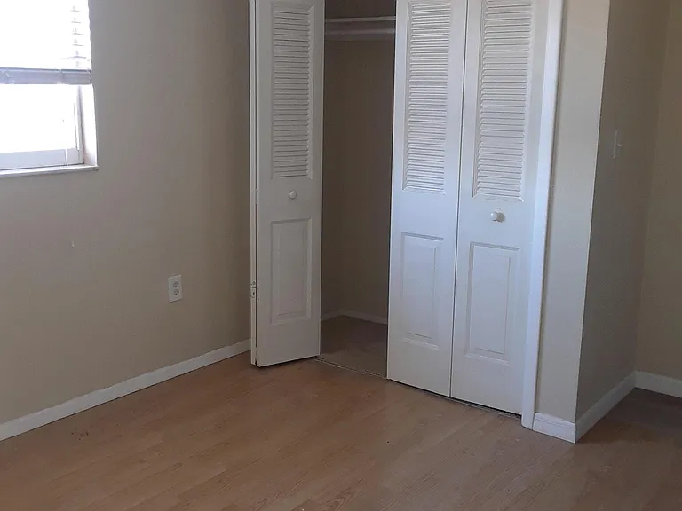 4809 Grand Blvd #8 — Photo 7