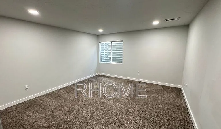 164 N 450 W — Photo 19