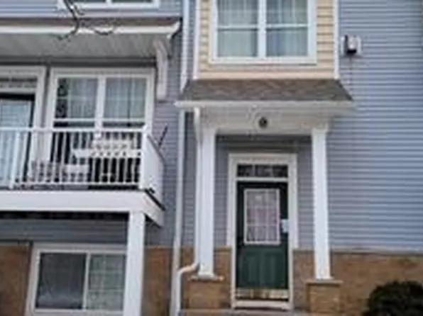 1667 Village Trl E Unit 5, Maplewood, MN 55109