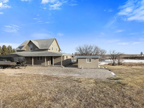 101 Blacktail Dr, Williston, ND 58801