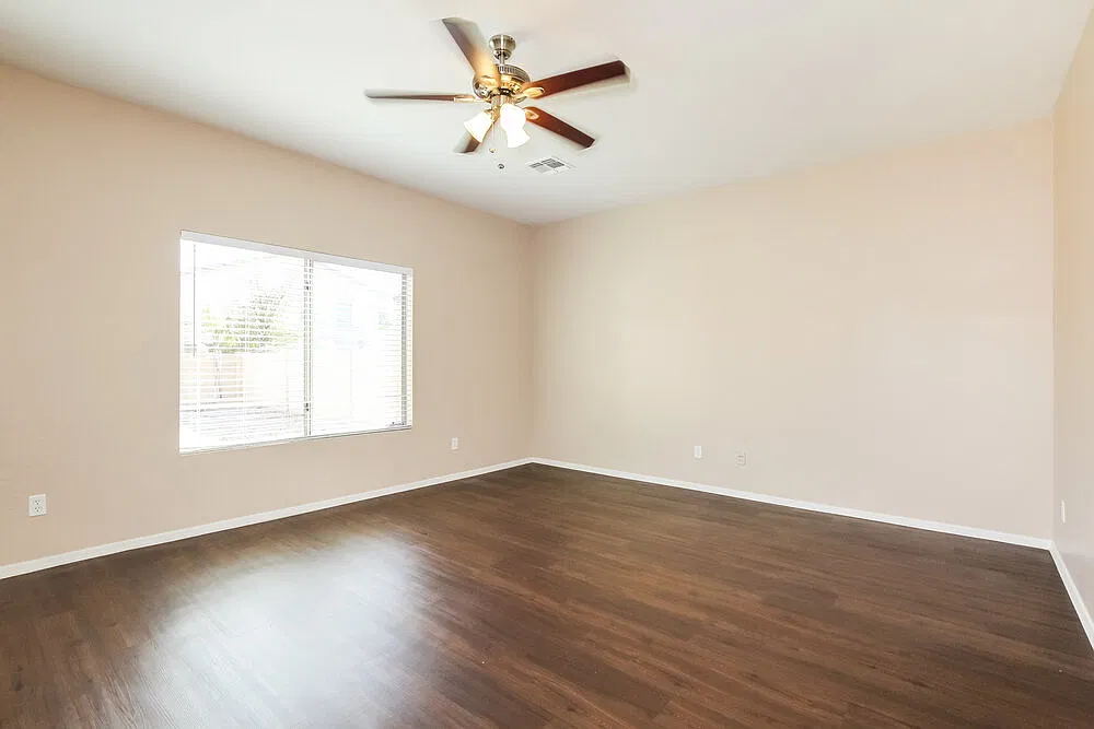 4 bed, 2.5 bath, 2388 sqft, $2,330 — Photo 4