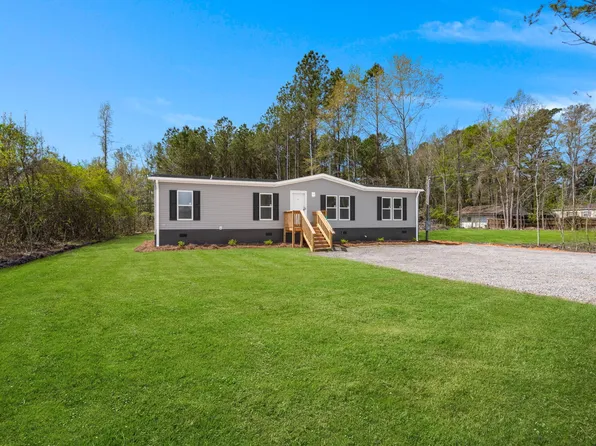 8996 Old State Rd, Holly Hill, SC 29059