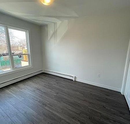 4th image of 400 Royal York Rd #2