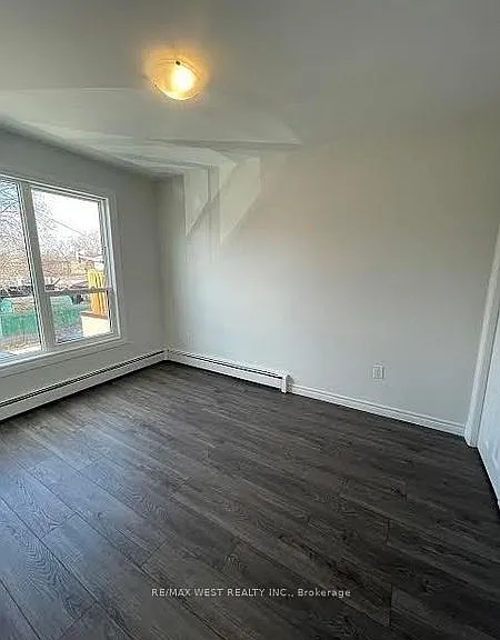400 Royal York Rd #2 — Photo 4