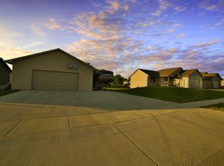 512 Sarah C St, Garretson, SD 57030