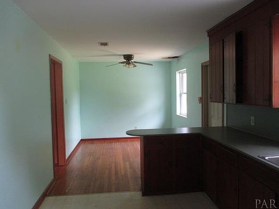 4th image of 722 N 77th Ave