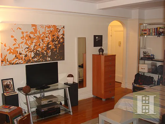 Rented by Halstead Real Estate | media 16