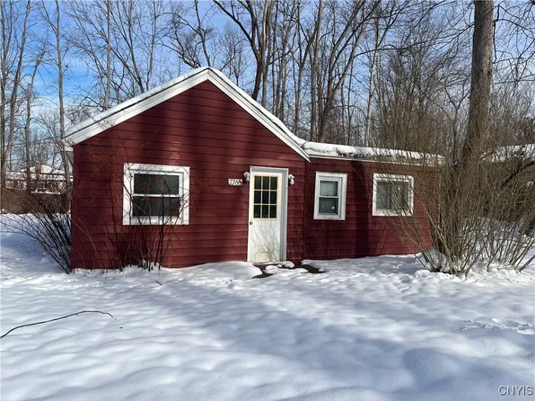 7766 Seneca Beach Dr, Baldwinsville, NY 13027