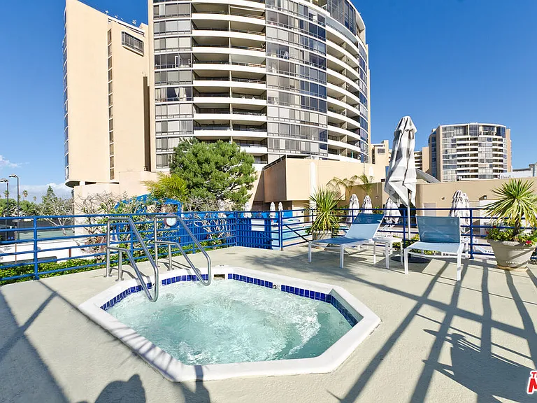 4335 Marina City Dr #340 — Photo 49