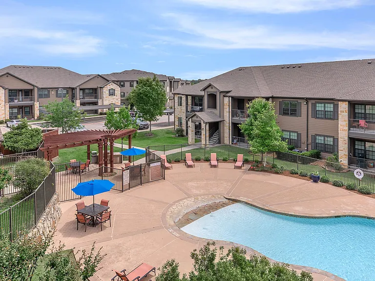 Town Creek Village Apartments — Photo 2