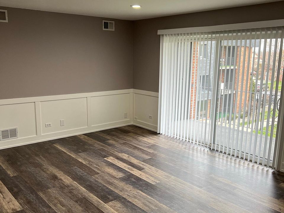1st image of 9200 W 140th St #3