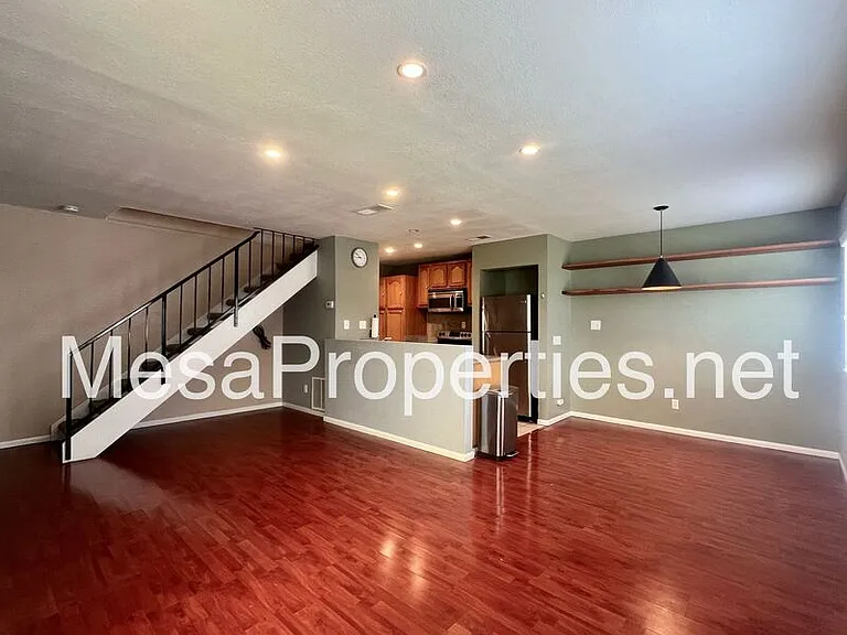 2365 Pepper St — Photo 2
