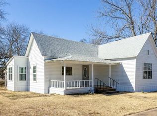 1401 Oak St, Bonham, TX 75418