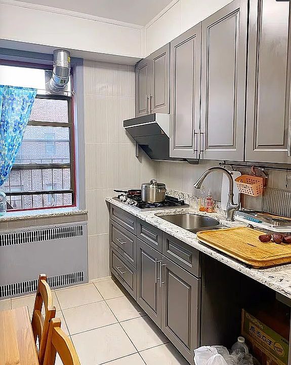 1st image of 14480 Sanford Ave APT 6F