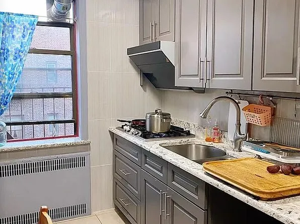 14480 Sanford Ave APT 6F, Flushing, NY 11355