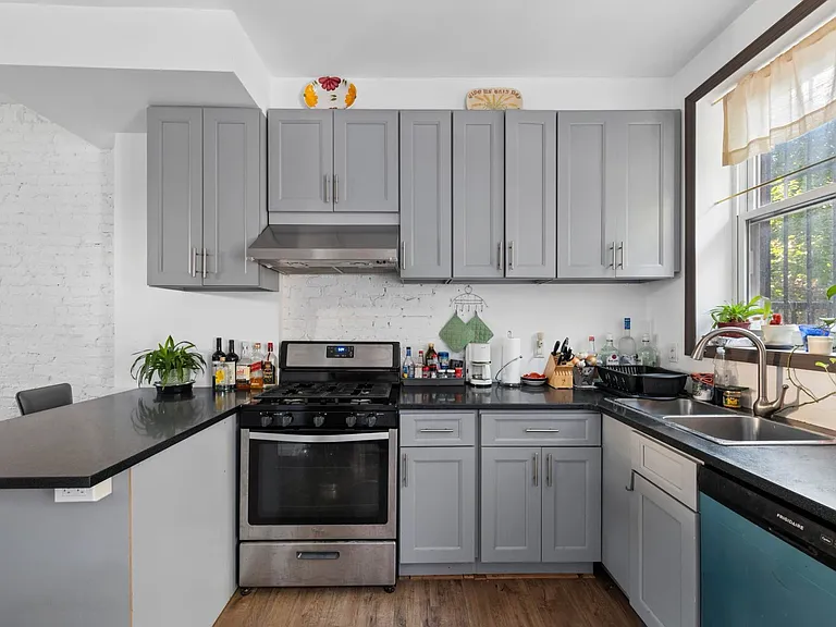 715 Madison St #2 — Photo 4