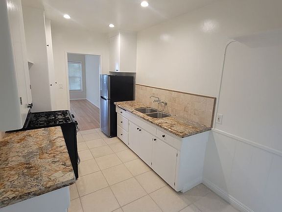 5th image of 2420 Grandview Ave #2420