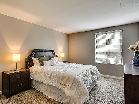 4th image of 645 Lake St