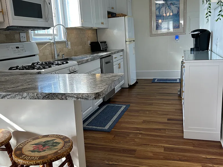 23 N Rosborough Ave — Photo 6