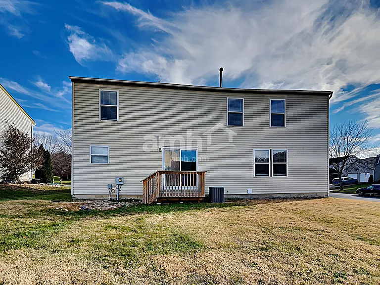 125 Simsbury Ct — Photo 24