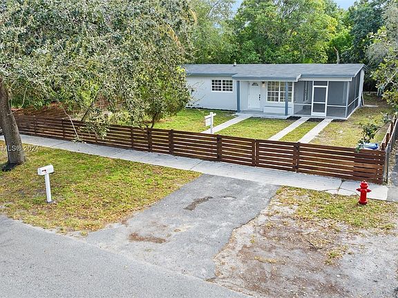 2nd image of 1006 NW 14th Ct