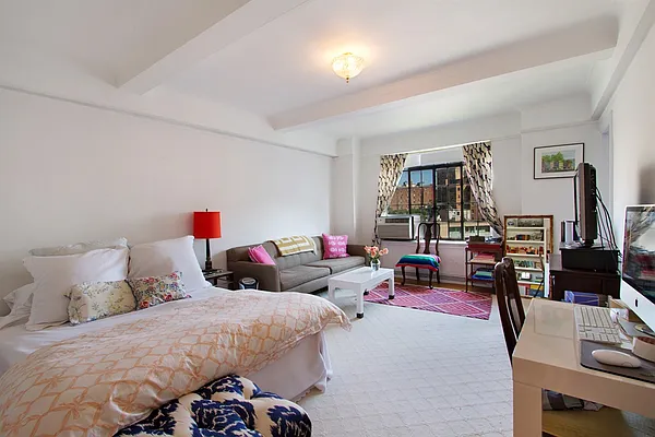 Rented by Corcoran | media 52