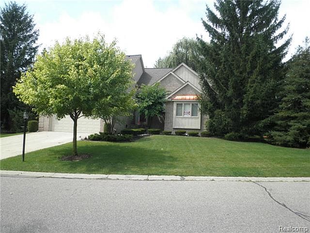 1st image of 16725 Country Knoll Dr #13