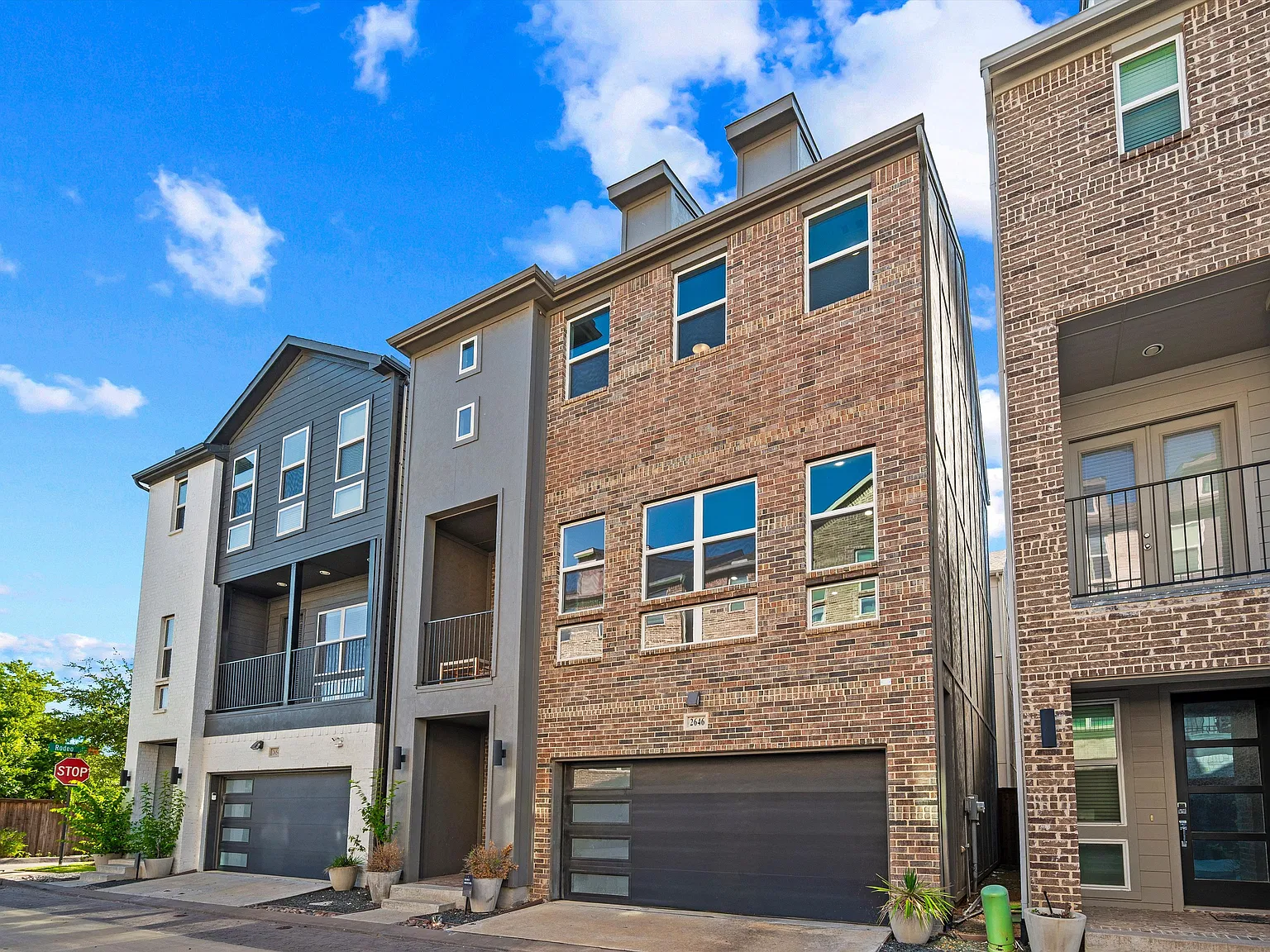 3 bed, 2314 sqft, $3,500 — Photo 1