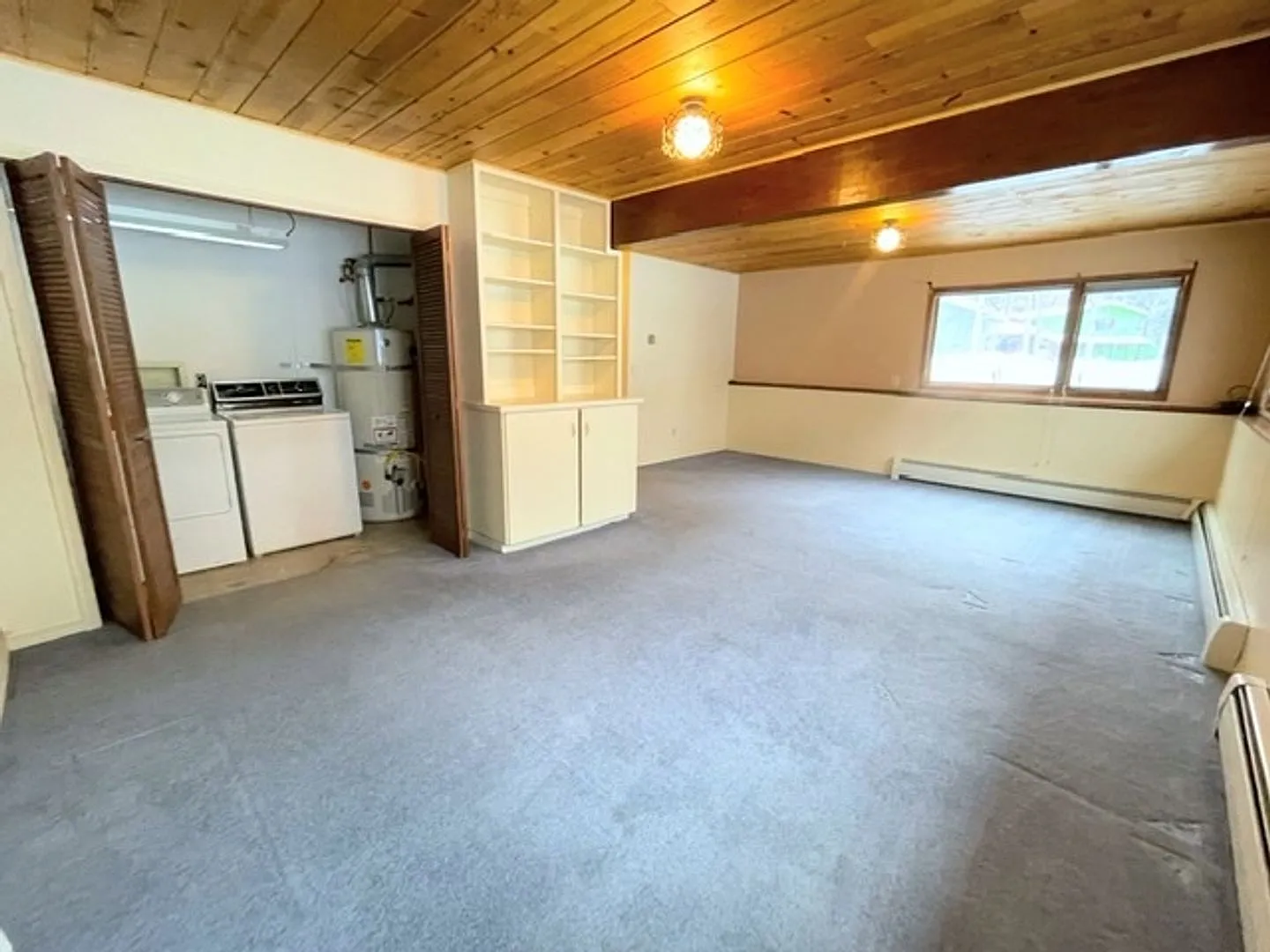 East Anchorage Four Bedroom Home with Bonus/Family Room, Fireplace, and Attached Garage — Photo 2