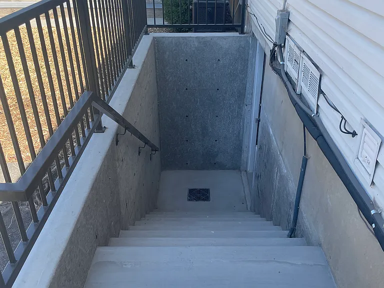384 W Harvard Dr — Photo 5
