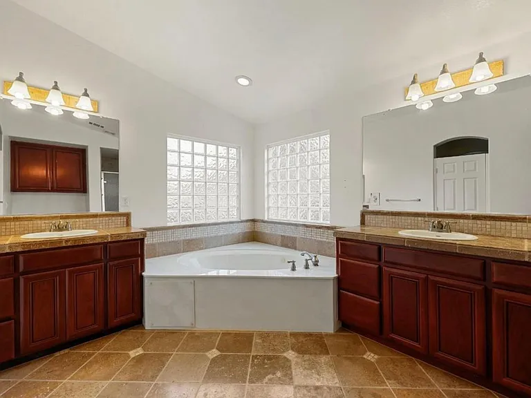 2090 Wisteria Pl — Photo 32