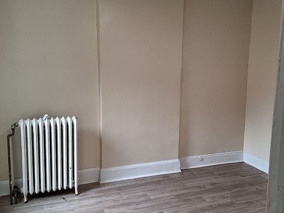 4th image of 107 William St Floor 2