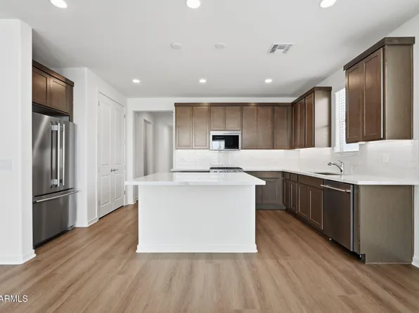 3276 W EMERALD Road, San Tan Valley, AZ 85144