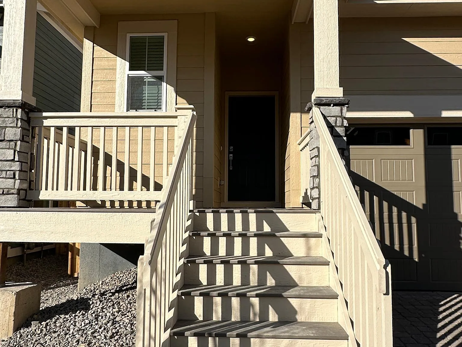 637 Fieldstone Pl — Photo 2