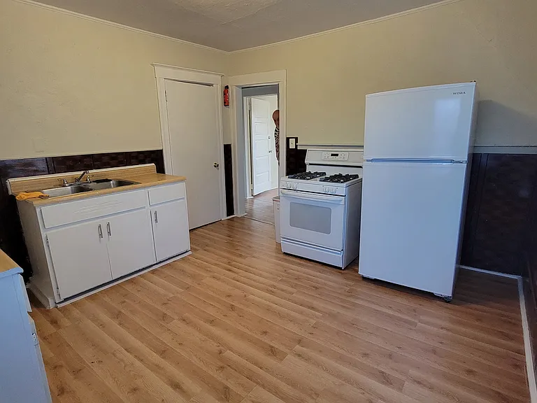 286 N Saginaw St #1 — Photo 5