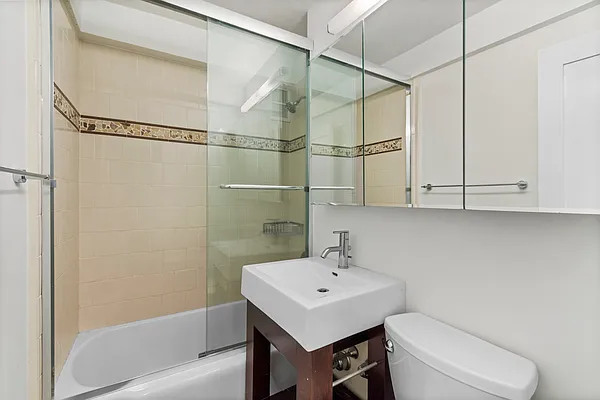 Rented by FirstService Realty (legacy) | media 9