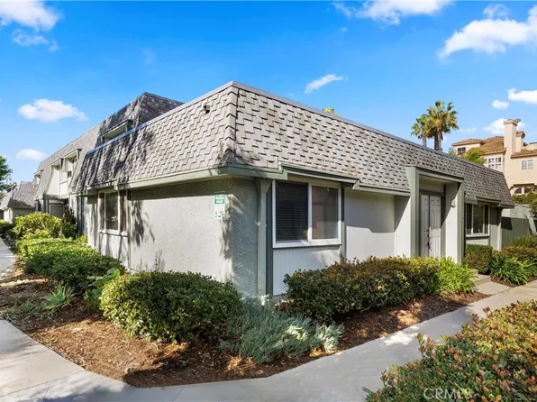 8318 Artista Dr, Huntington Beach, CA 92646