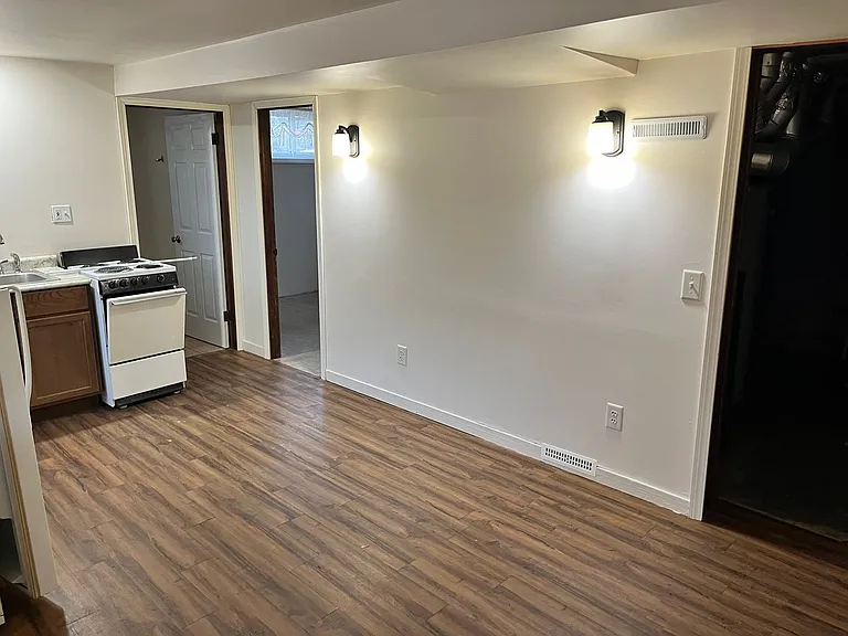 6070 Brooklyn Rd — Photo 3