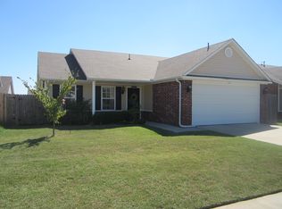 38 W Fairlane Ct, Sapulpa, OK 74066