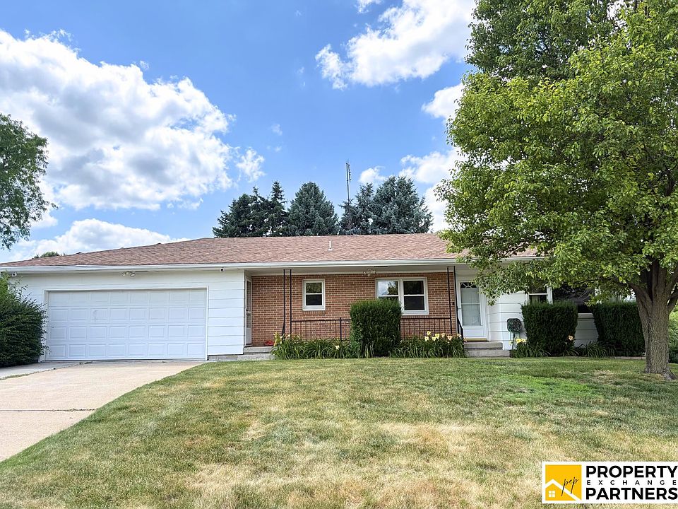 1st image of 1200 Crescent Dr
