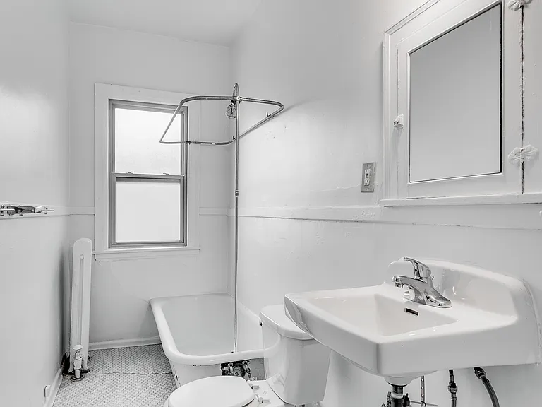 Summit Hill Apartments — Photo 38