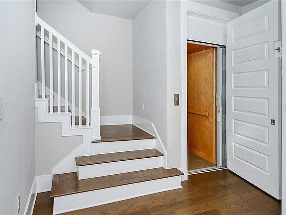 5th image of 518 Laurel Park Dr
