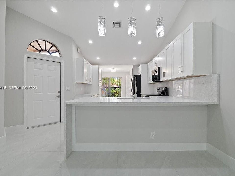 1st image of 22665 Meridiana Dr