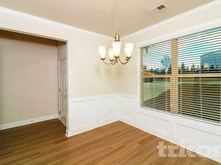 371 Ireland Ln — Photo 7